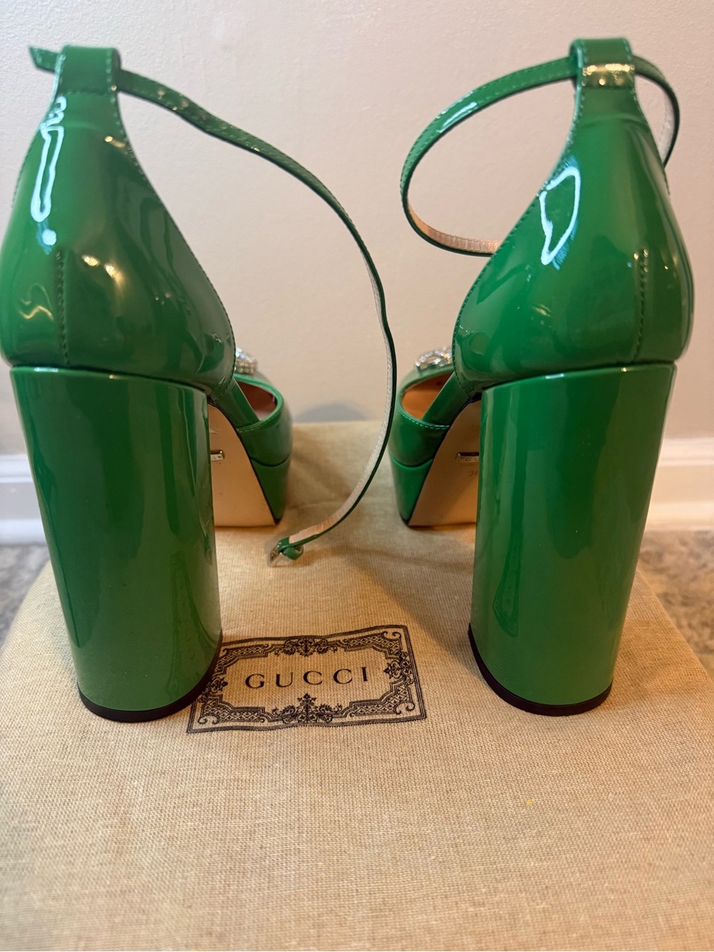 Gucci Ottavia Green Patent Leather Platform Pumps with Crystal Double G Accent - Picture 5 of 12